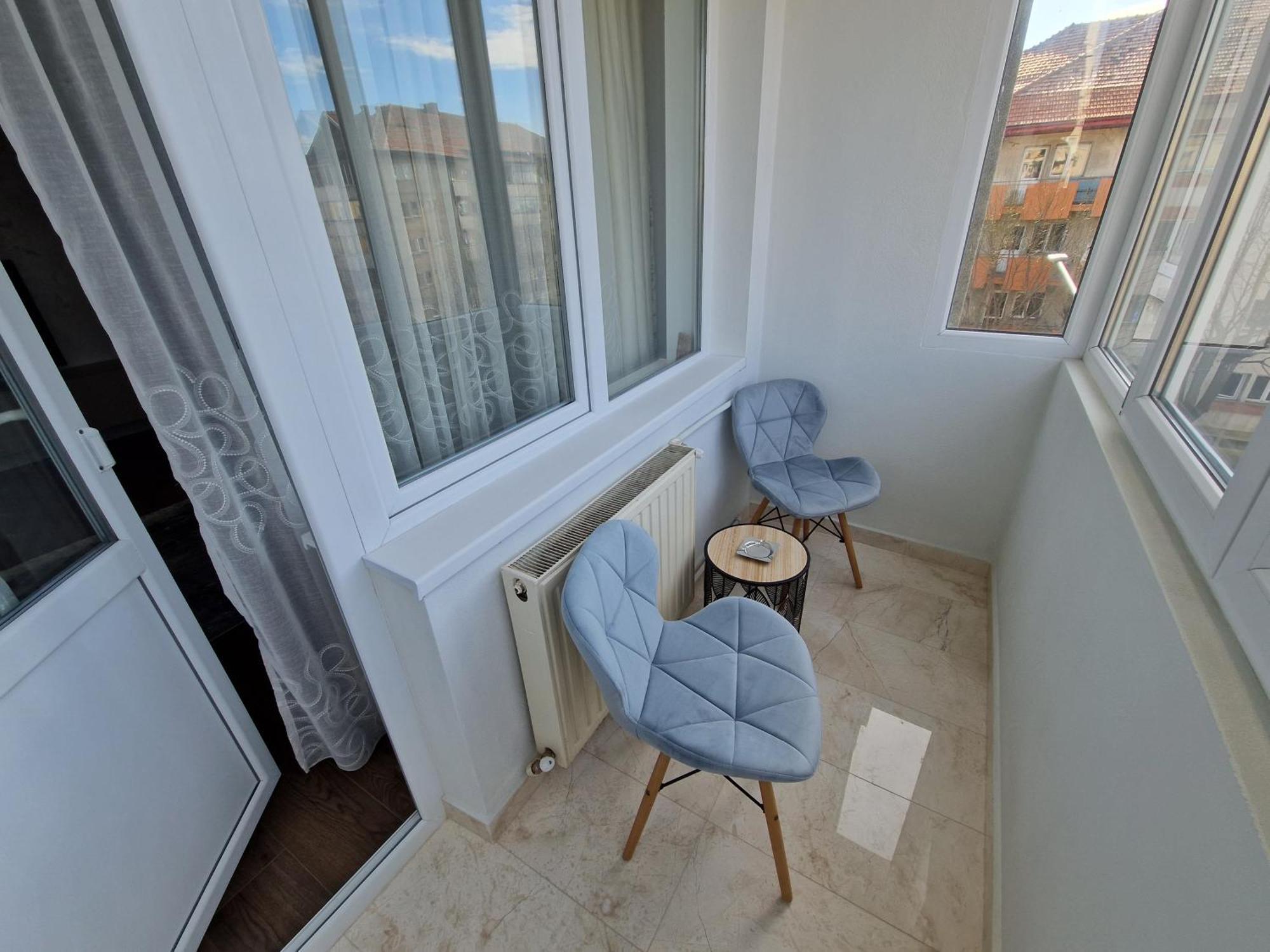 Downtown Apartment รึมนิคูวัลเจีย ภายนอก รูปภาพ
