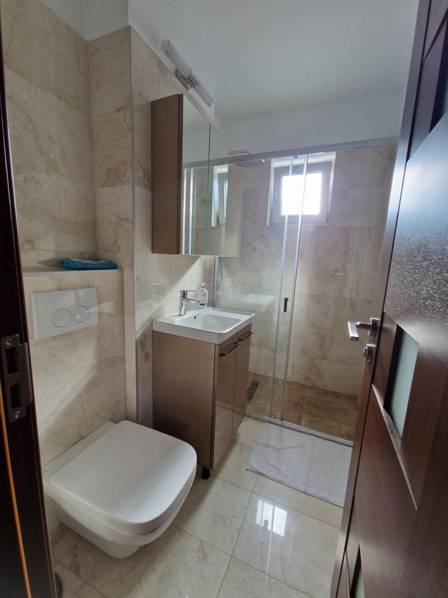 Downtown Apartment รึมนิคูวัลเจีย ภายนอก รูปภาพ