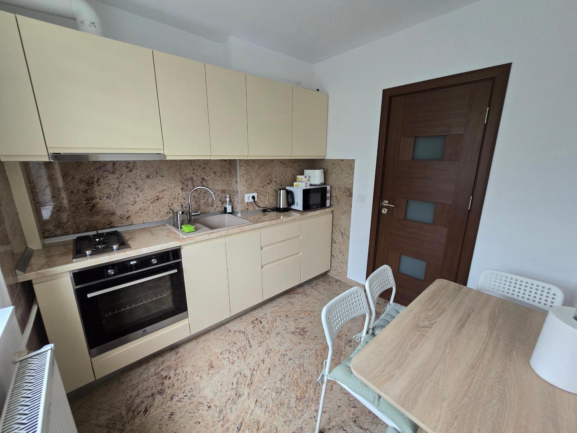 Downtown Apartment รึมนิคูวัลเจีย ภายนอก รูปภาพ